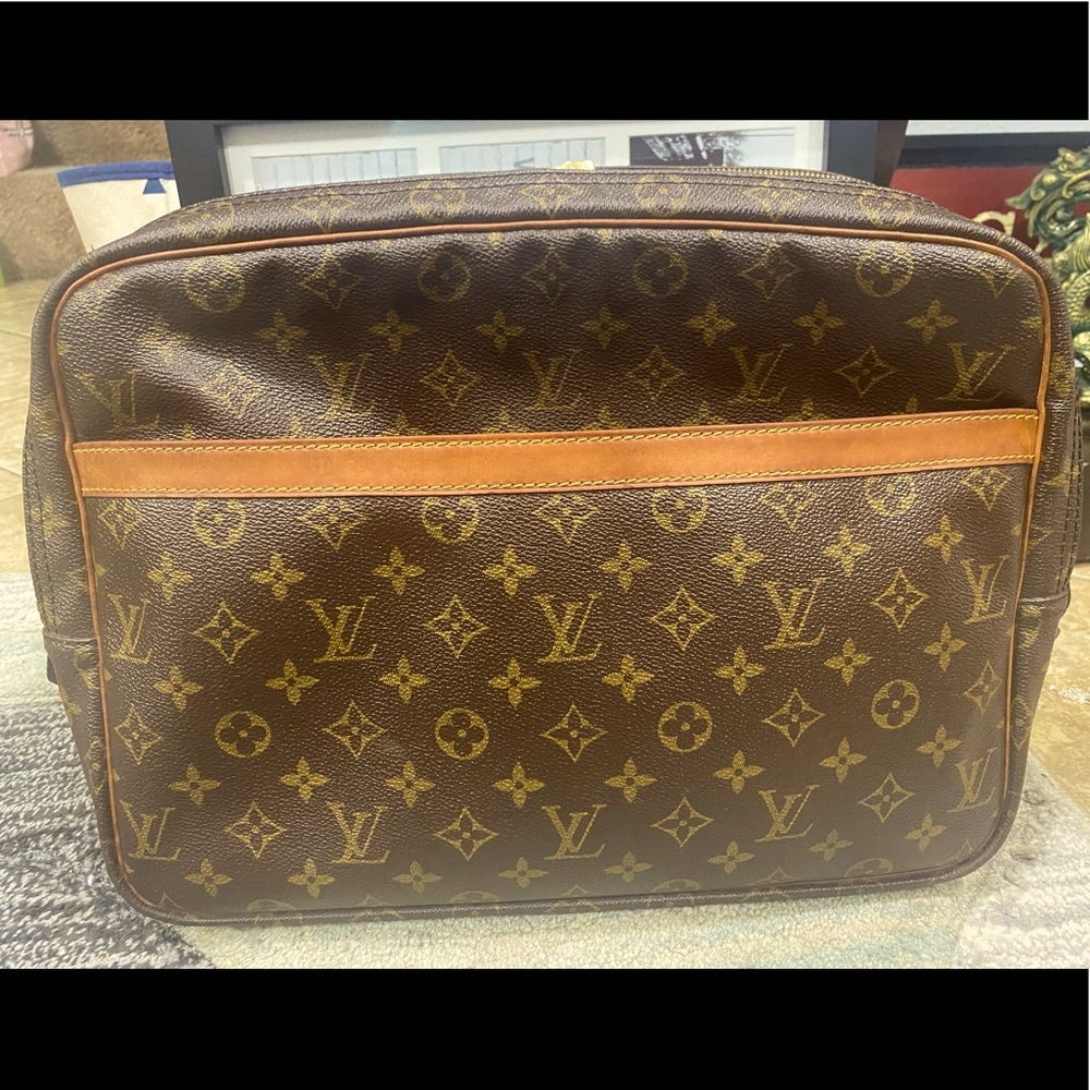 Authentic Louis Vuitton Reporter GM